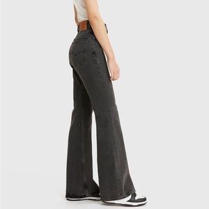 LEVIS 70s High Rise Flare Jean in Just a Hint (Black) Sz 31